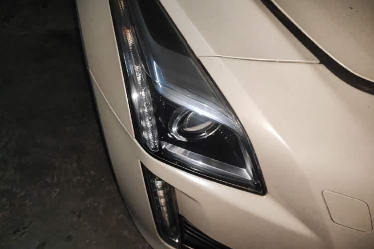 Used Cadillac CTS 2014 28T Elite Edition Right Front Headlight