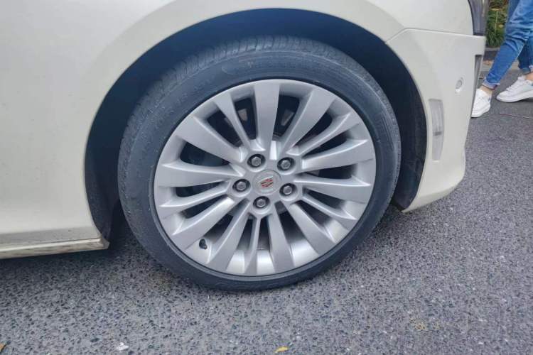 Used Cadillac CTS 2014 28T Leading Model Right Front Wheel Hub