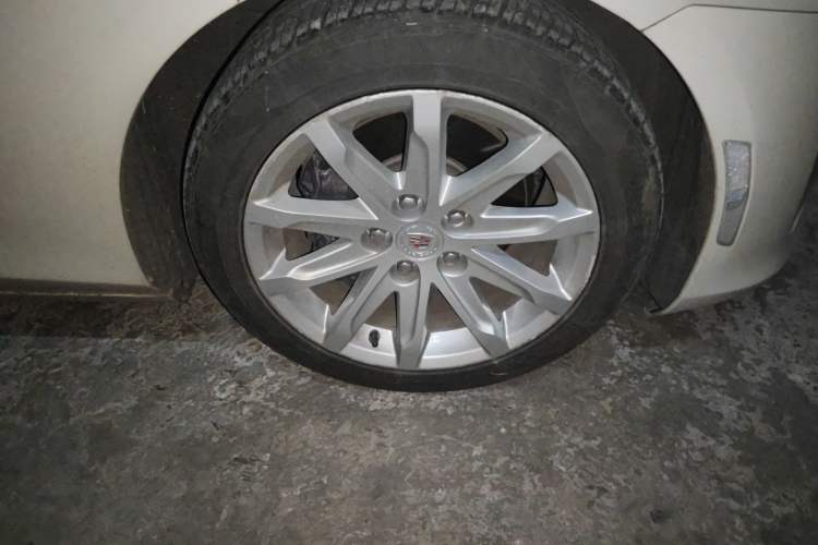 Used Cadillac CTS 2014 28T Elite Edition Right Front Wheel Hub