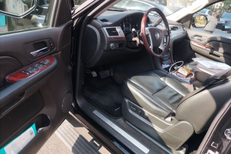 Used Cadillac Escalade 2007 6.2 AWD Driver Seat