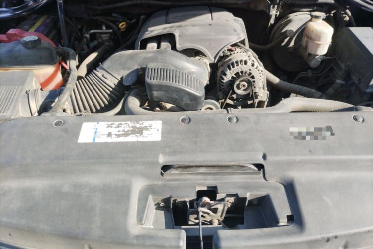 Used Cadillac Escalade 2007 6.2 AWD Engine Bay