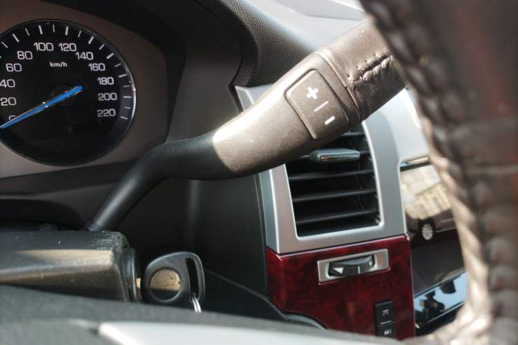Used Cadillac Escalade 2007 6.2 AWD Gear Lever