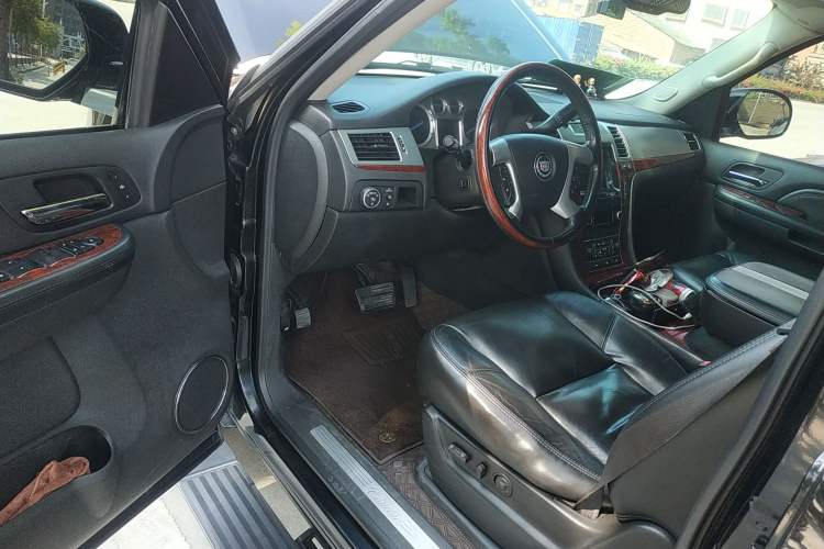 Used Cadillac Escalade 2008 6.2 AWD Driver Seat