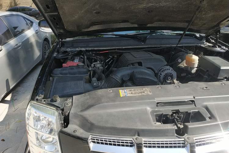Used Cadillac Escalade 2008 6.2 AWD Engine Bay Right