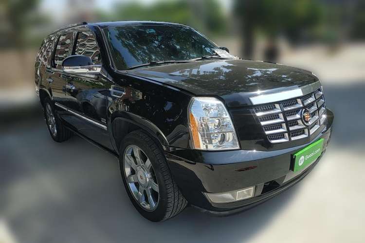 Used Cadillac Escalade 2008 6.2 AWD Front Right 45 Deg