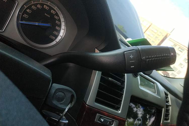 Used Cadillac Escalade 2008 6.2 AWD Gear Lever