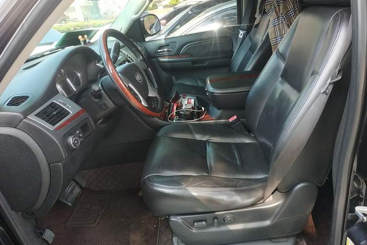 Used Cadillac Escalade 2008 6.2 AWD Left Front Seat