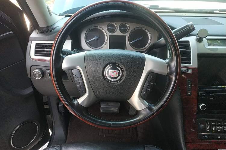 Used Cadillac Escalade 2008 6.2 AWD Steering Wheel
