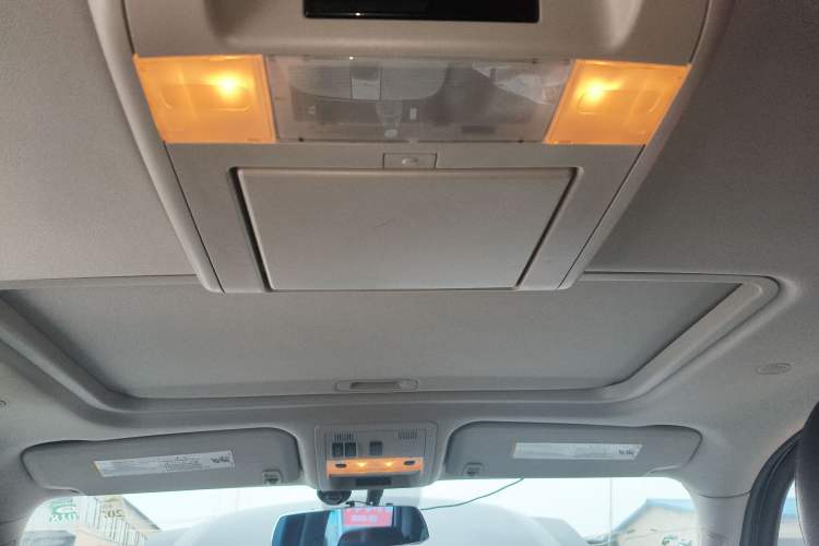 Used Cadillac Escalade 2009 6.0 Hybrid Headliner