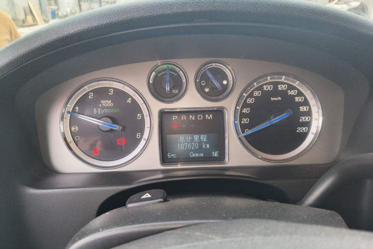 Used Cadillac Escalade 2009 6.0 Hybrid Odometer Close Up