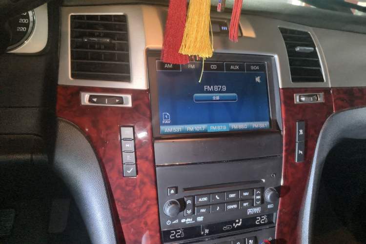 Used Cadillac Escalade 2010 6.0 Hybrid Audio And AC Panel