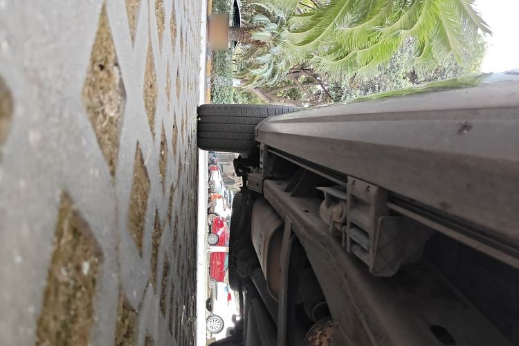 Used Cadillac Escalade 2010 6.0 Hybrid Chassis Front Right