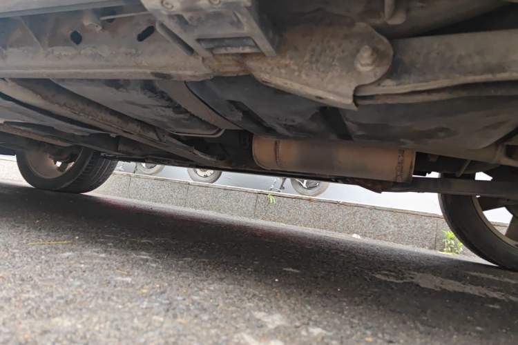 Used Cadillac Escalade 2010 6.0 Hybrid Chassis Rear Left