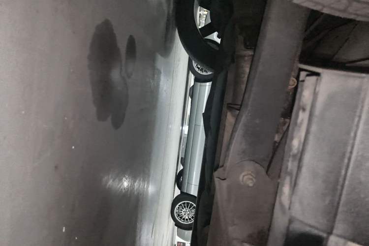 Used Cadillac Escalade 2010 6.0 Hybrid Chassis Rear Right