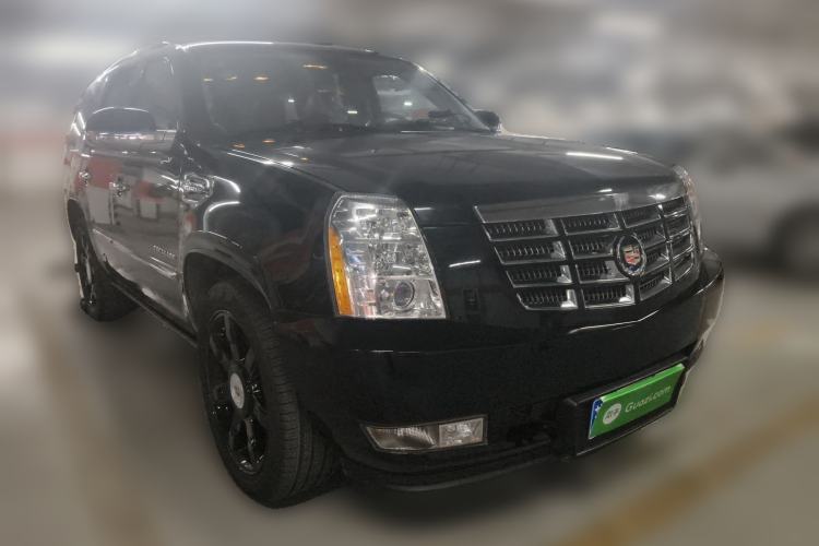 Used Cadillac Escalade 2010 6.0 Hybrid Front Right 45 Deg