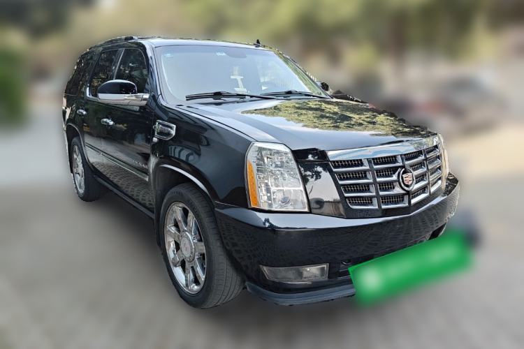 Used Cadillac Escalade 2010 6.0 Hybrid Front Right 45 Deg