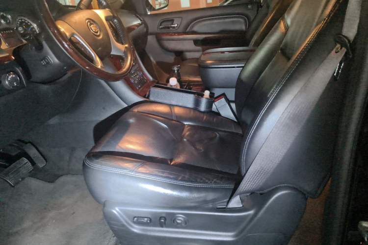 Used Cadillac Escalade 2010 6.0 Hybrid Left Front Seat