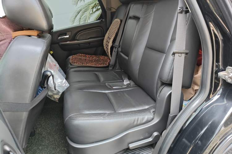 Used Cadillac Escalade 2010 6.0 Hybrid Left Rear Seat