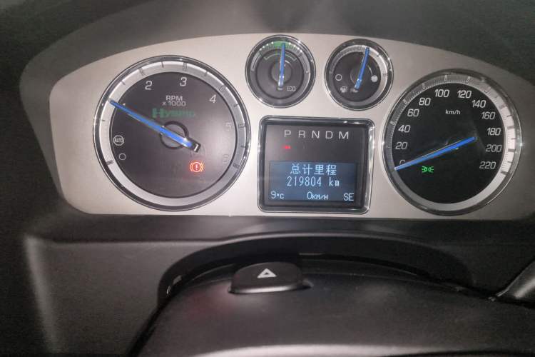 Used Cadillac Escalade 2010 6.0 Hybrid Odometer Close Up