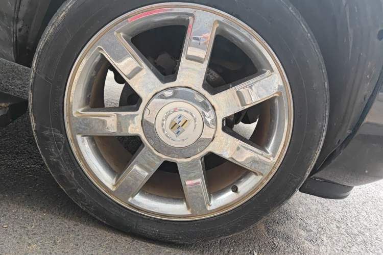 Used Cadillac Escalade 2010 6.0 Hybrid Right Front Wheel Hub