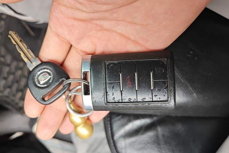 Used Cadillac Escalade 2010 6.0 Hybrid Vehicle Key