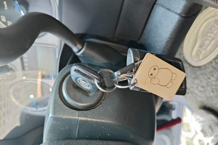 Used Cadillac Escalade 2010 6.0 Hybrid Vehicle Key