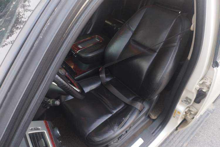 Used Cadillac Escalade 2010 6.0 Hybrid Left Front Seat