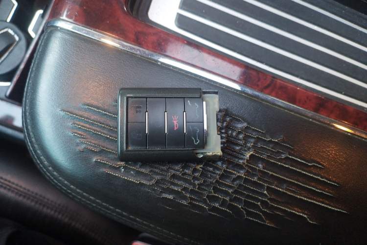 Used Cadillac Escalade 2010 6.0 Hybrid Vehicle Key