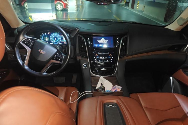 Used Cadillac Escalade 2013 ESV 6.2 Platinum Edition Extended Model Center Console