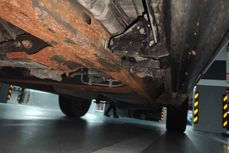 Used Cadillac Escalade 2013 ESV 6.2 Platinum Edition Extended Model Chassis Front Left