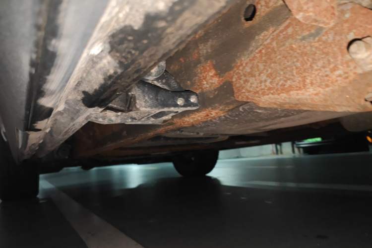 Used Cadillac Escalade 2013 ESV 6.2 Platinum Edition Extended Model Chassis Rear Left