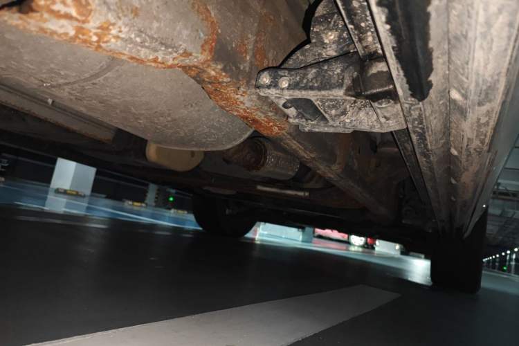 Used Cadillac Escalade 2013 ESV 6.2 Platinum Edition Extended Model Chassis Rear Right