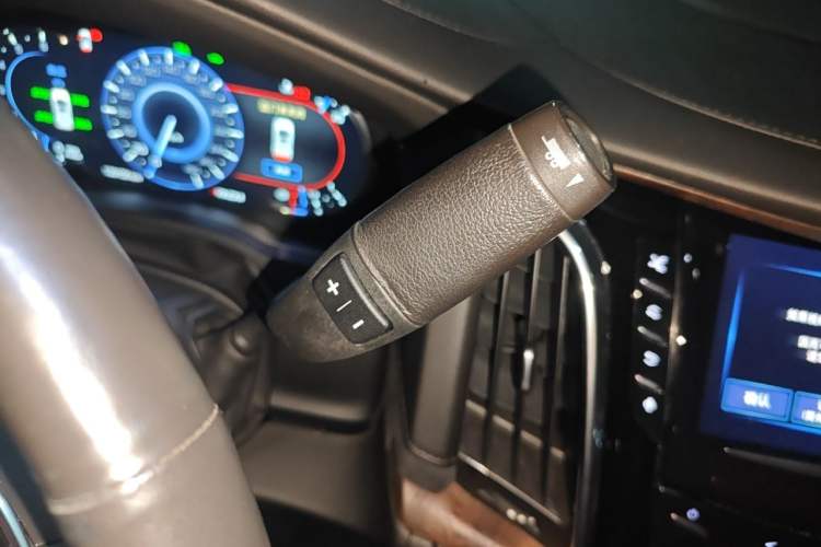 Used Cadillac Escalade 2013 ESV 6.2 Platinum Edition Extended Model Gear Lever