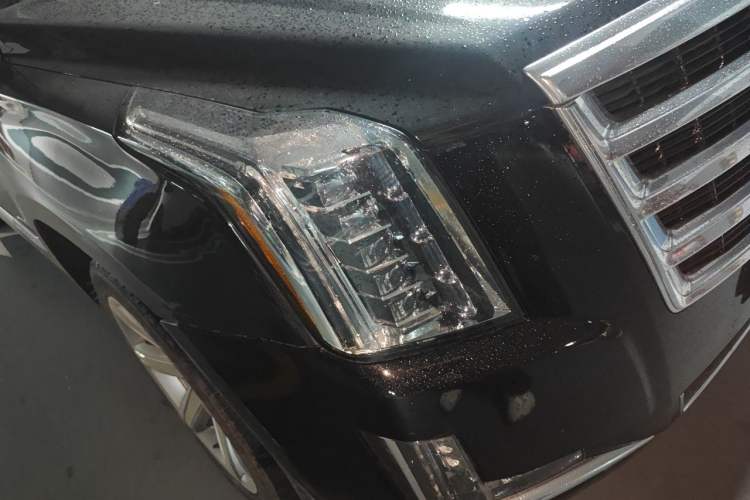 Used Cadillac Escalade 2013 ESV 6.2 Platinum Edition Extended Model Right Front Headlight