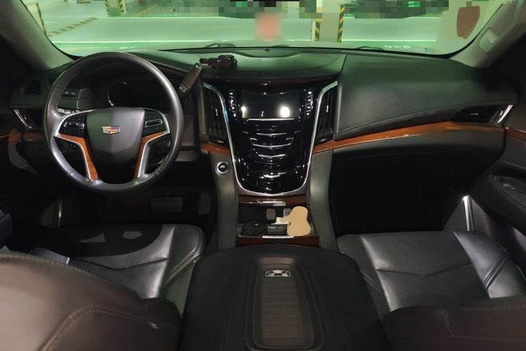 Used Cadillac Escalade  Center Console