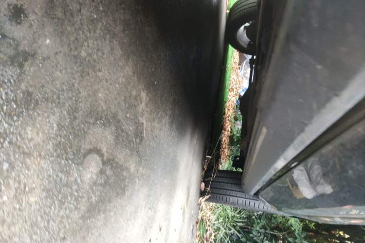 Used Cadillac Escalade  Chassis Front Left