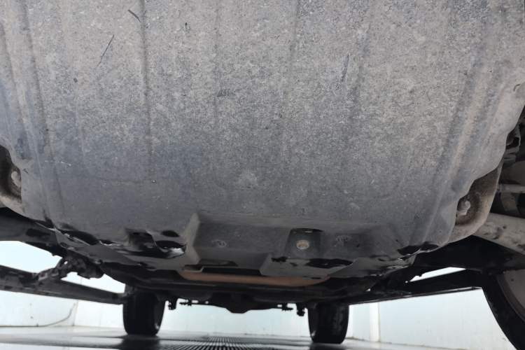 Used Cadillac Escalade 2017 6.2L ESV Platinum Edition Extended-Length Version Chassis Front