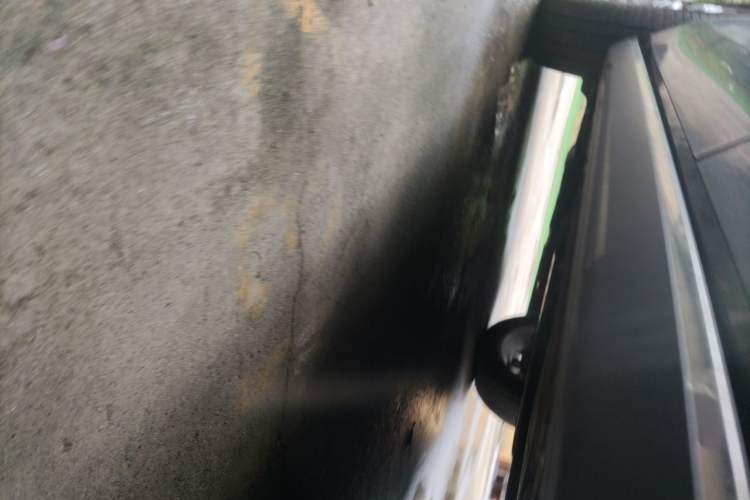 Used Cadillac Escalade  Chassis Rear Left