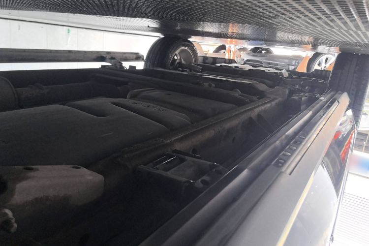 Used Cadillac Escalade 2017 6.2L ESV Platinum Edition Extended-Length Version Chassis Rear Left