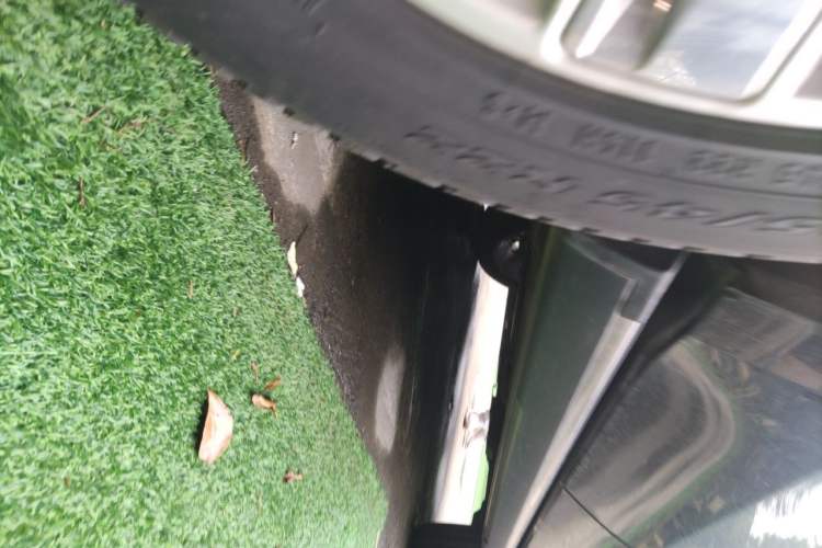 Used Cadillac Escalade  Chassis Rear Right