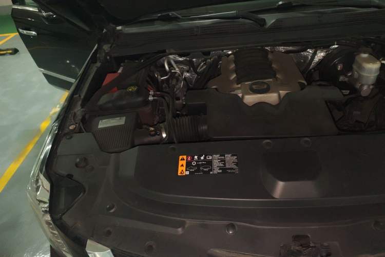 Used Cadillac Escalade  Engine Bay Right