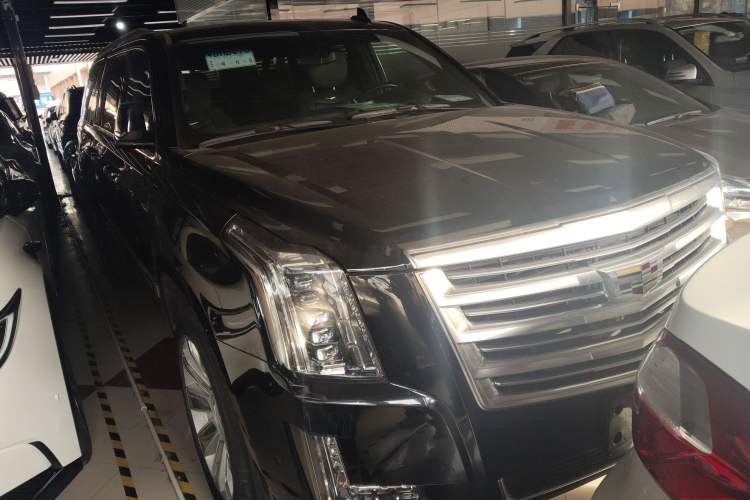 Used Cadillac Escalade 2017 6.2L ESV Platinum Edition Extended Model Exterior 2