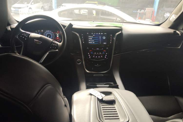 Used Cadillac Escalade 2017 6.2L ESV Platinum Edition Extended Model Interior 2