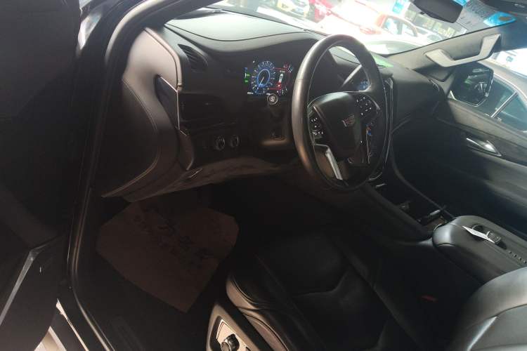 Used Cadillac Escalade 2017 6.2L ESV Platinum Edition Extended Model Interior 3