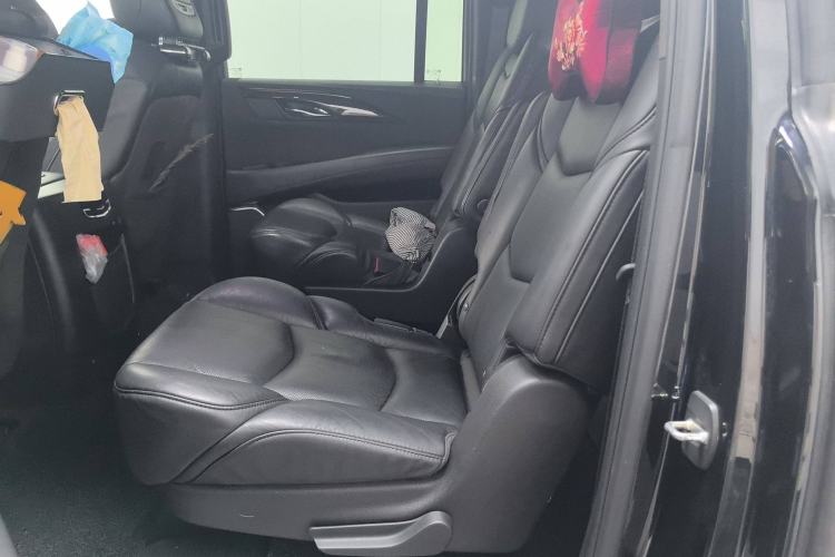 Used Cadillac Escalade 2017 6.2L ESV Platinum Edition Extended-Length Version Left Rear Seat