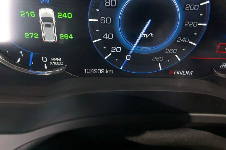 Used Cadillac Escalade 2017 6.2L ESV Platinum Edition Extended-Length Version Odometer Close Up