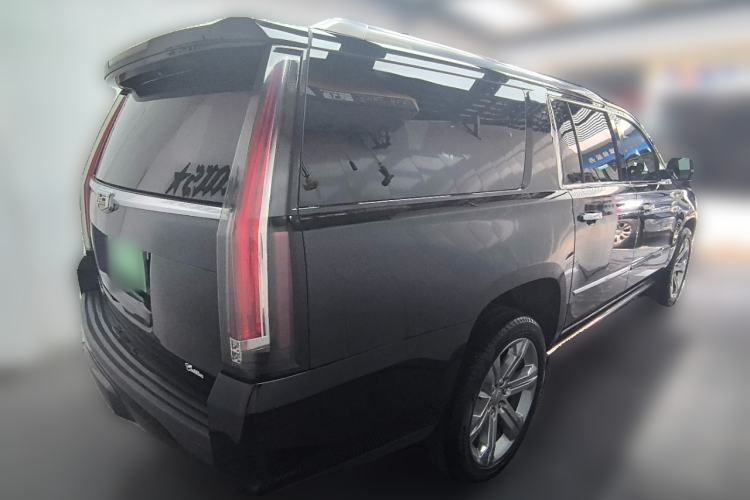 Used Cadillac Escalade 2017 6.2L ESV Platinum Edition Extended-Length Version Rear Right 45 Deg