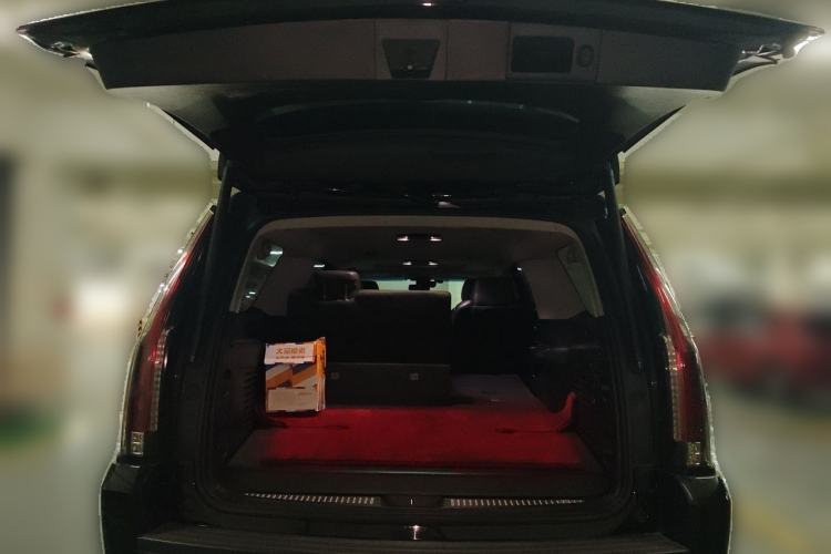 Used Cadillac Escalade  Trunk