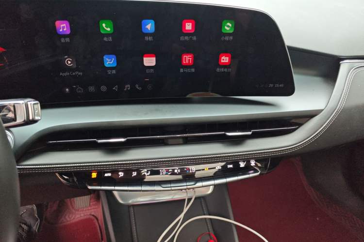 Used Cadillac GT4 2023 25T Luxury Model Audio And AC Panel