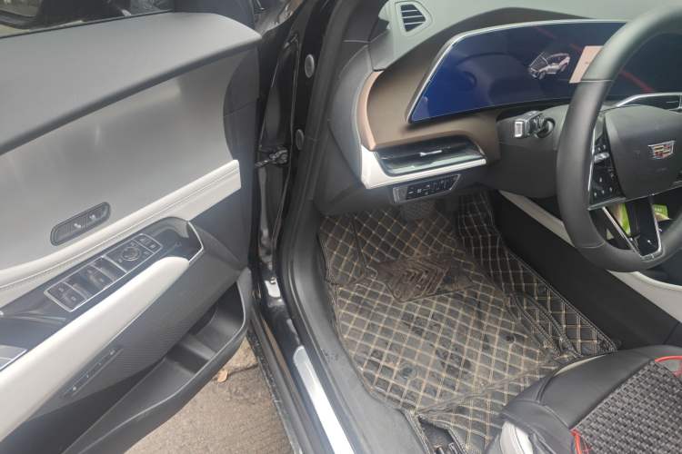 Used Cadillac GT4 2023 25T Luxury Model Interior 3